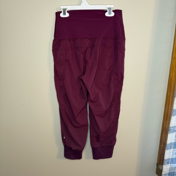 LULULEMON In Flux Crop Pants Plum 4 - Picture 11 of 11